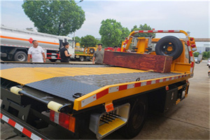 茂名附近拖车电话号码服务